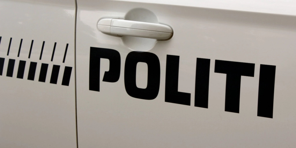 Ung kvinde anholdt – sigtet for at køre 51-årig ihjel og flygte fra stedet
