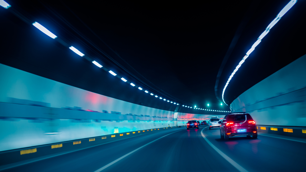 Fører af Mercedes taget for at køre igennem tunnel med 259 km/t.: Årsagen er lettere spøjs