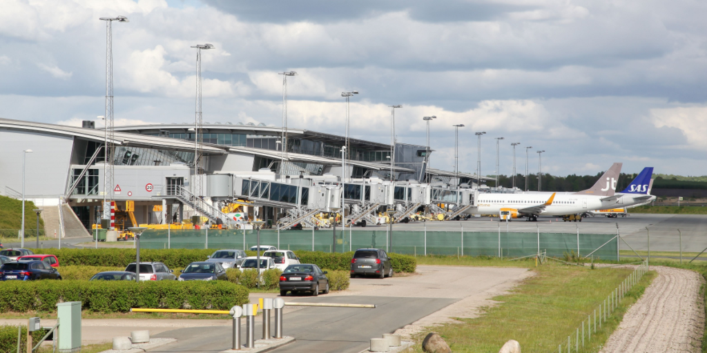 Nu kommer politiet med opdatering: Dette er status på bombetruslen mod Billund Lufthavn
