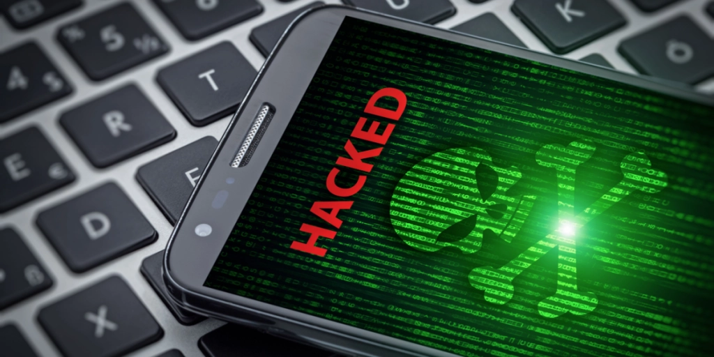 Sikkerhedstjeneste advarer: Gør dette en gang om ugen for at beskytte din telefon mod hackere
