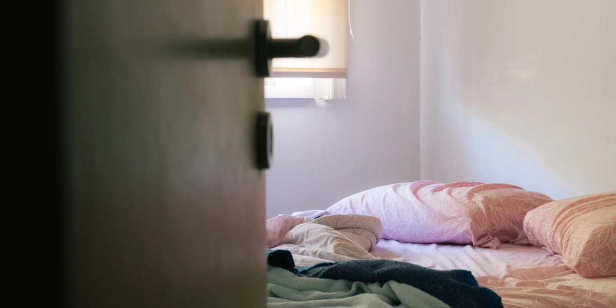 Har du soveværelsesdøren på klem om natten? Derfor bør du lukke den helt