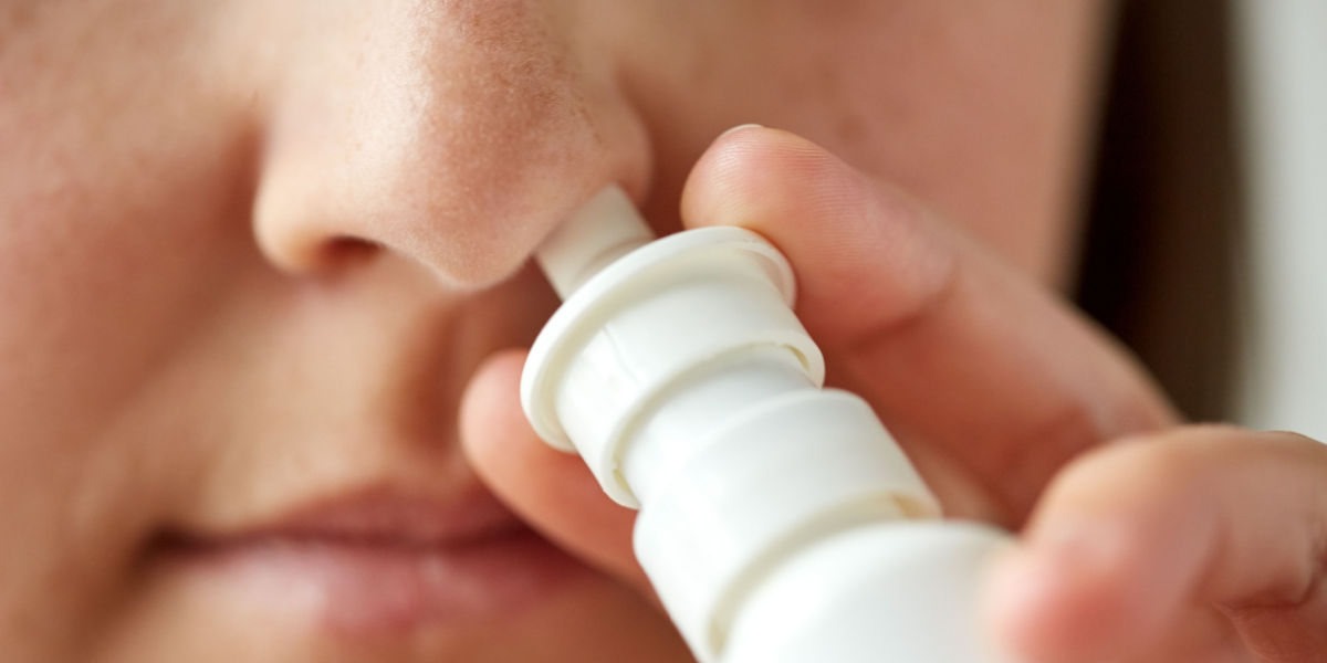 To simple tricks til at gøre din næsespray mere effektiv