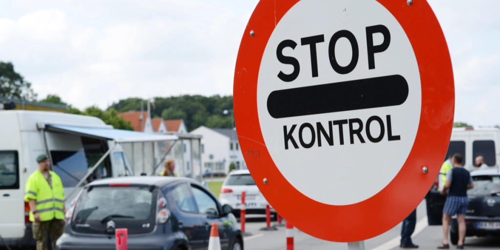 Mand stoppet med 2000 liter sprit i bilen