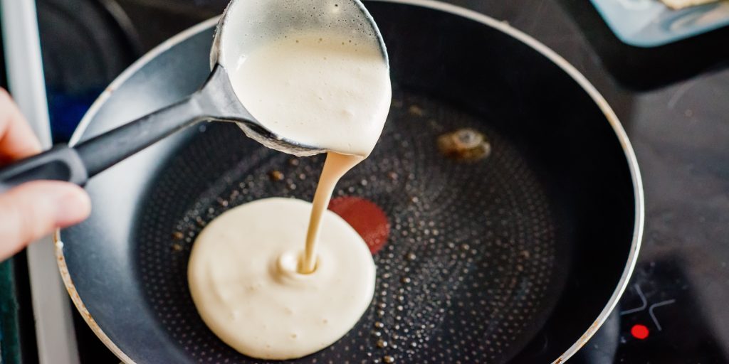 Brug olie sammen med smøret og 4 andre råd, der giver dig perfekte pandekager