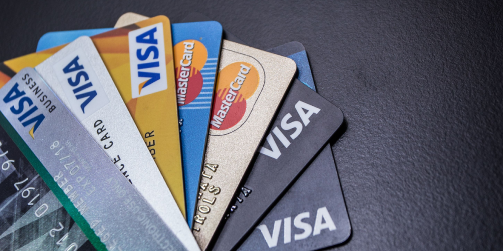 Frygt for gebyrstigning hos Mastercard og Visa – nu er der nyt