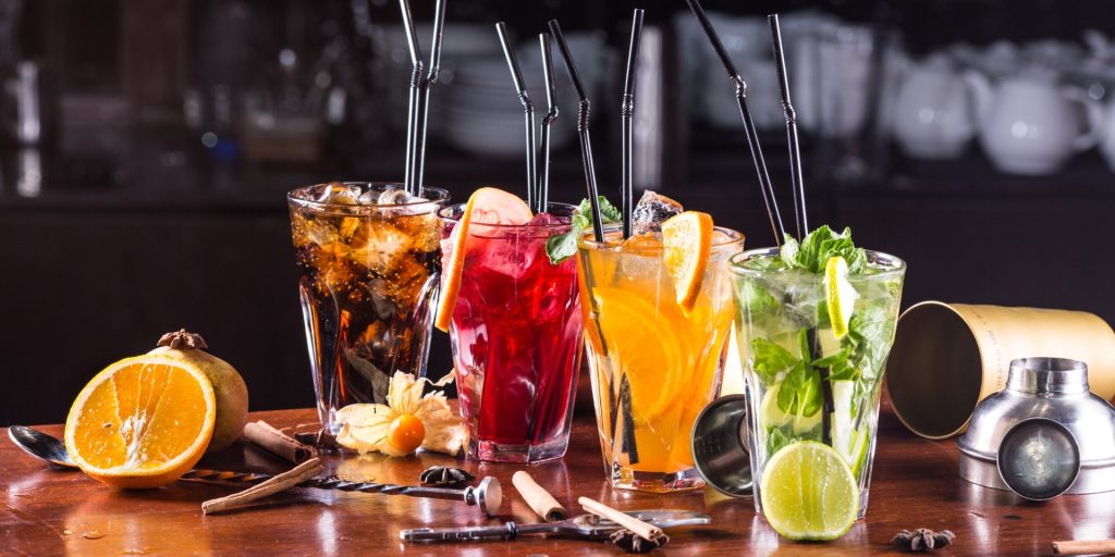Ekspert advarer: Derfor bør du ikke blande Cola og alkohol