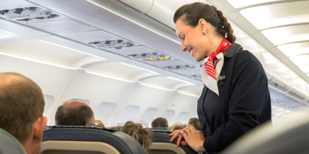 Stewardesse giver svar på 6 myter om flyrejser
