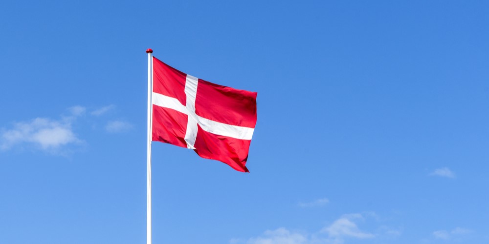 Derfor flages der overalt i dag
