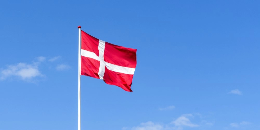 Derfor flages der overalt i dag