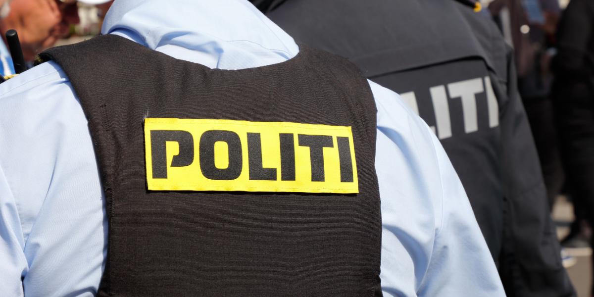 Besynderligt hærværk: 52-årig anholdt for at male hajtænder på cykelsti