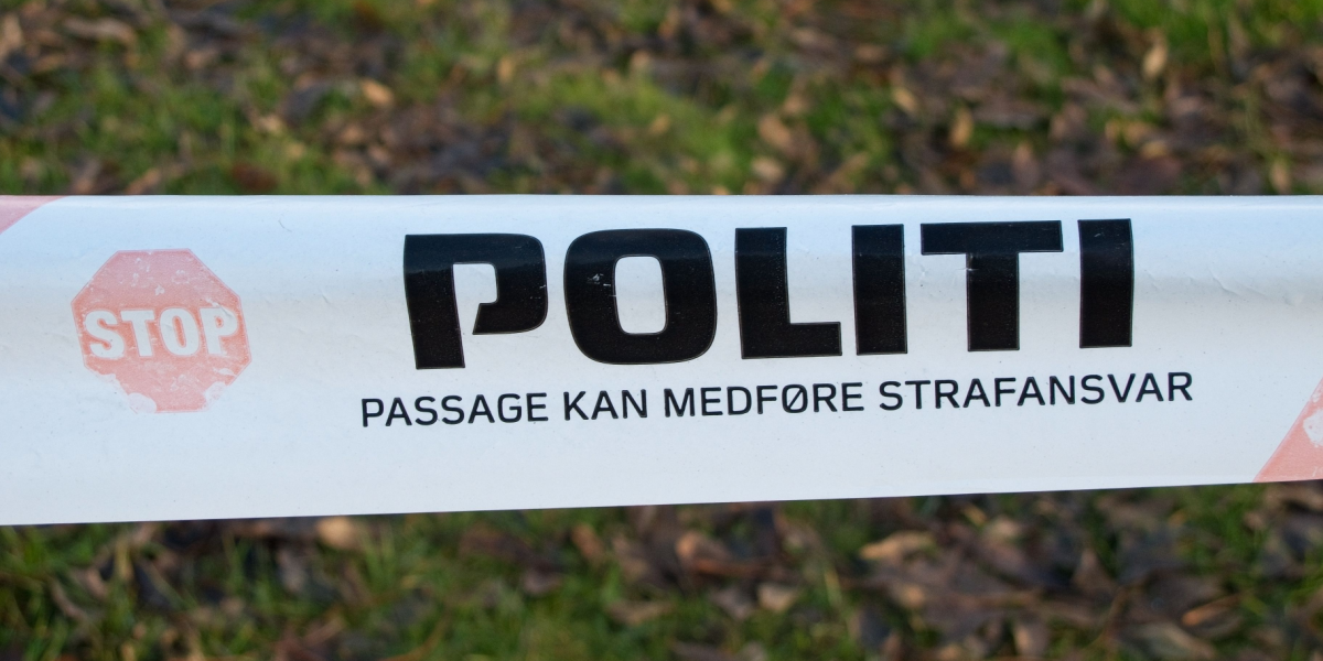 78-årig indlagt med alvorlige skader: Nu er 23-årig sigtet