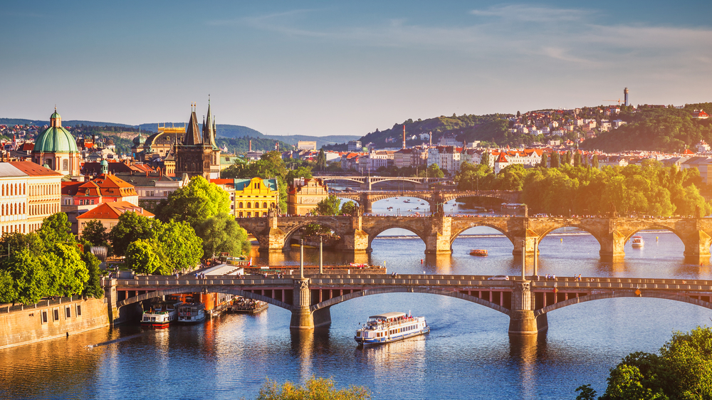 Som at fjerne Eiffeltårnet: Historisk bro i Prag skal rives ned