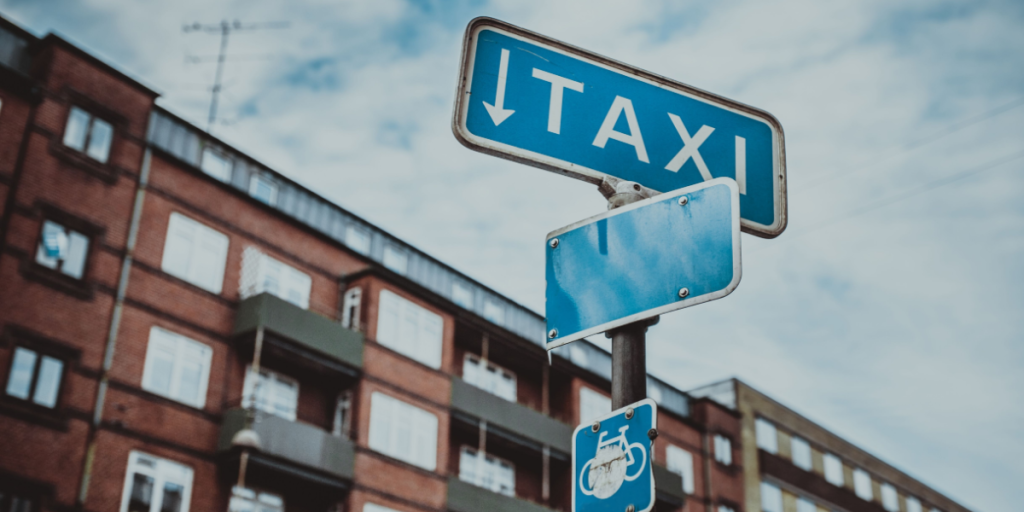Farvel til taxiloven: I disse områder af Danmark kan alle fra i dag køre med betalende passagerer
