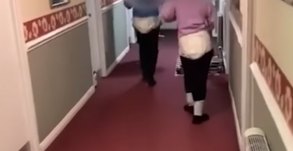 Plejehjemspersonale supsenderet: Gør grin med demente i viral video