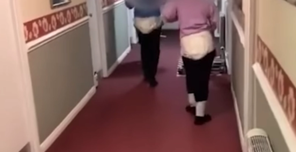 Plejehjemspersonale supsenderet: Gør grin med demente i viral video