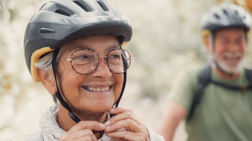 Har du styr på det? Sådan sætter du din cykelhjelm helt rigtigt