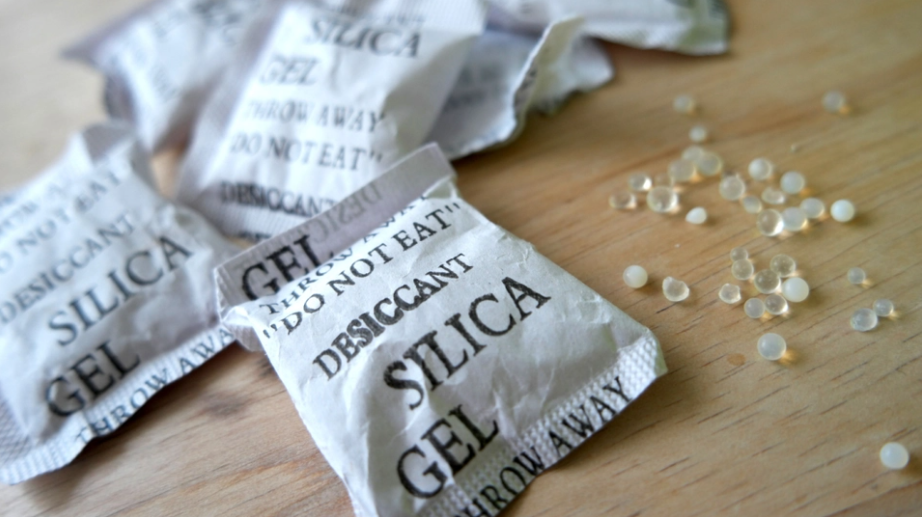 Når julegaverne leveres i pakker: 5 ting, du kan bruge silica-poser til i hverdagen