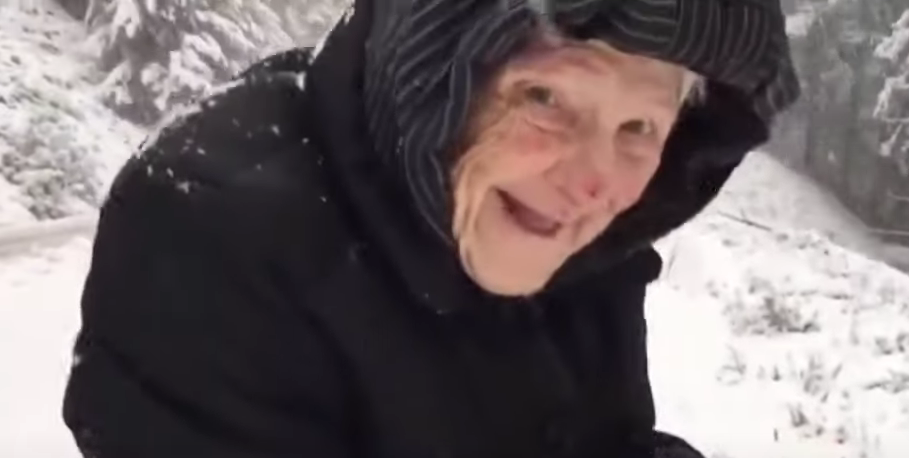 101-årig kvinde beder sønnen om at holde ind til siden: Grunden vil gøre dig varm om hjertet