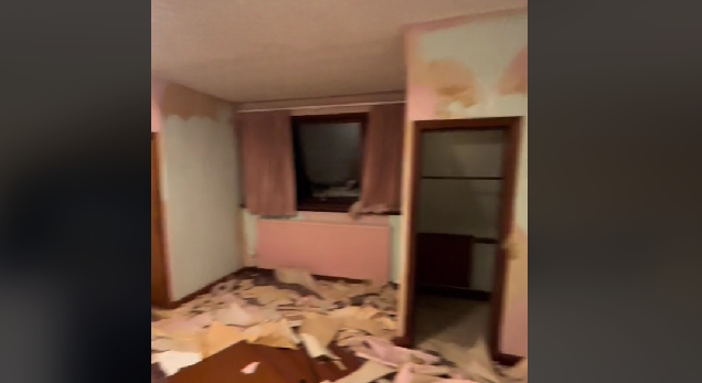 Par finder hemmeligt rum under husrenovering: Der gemmer sig en lille formue