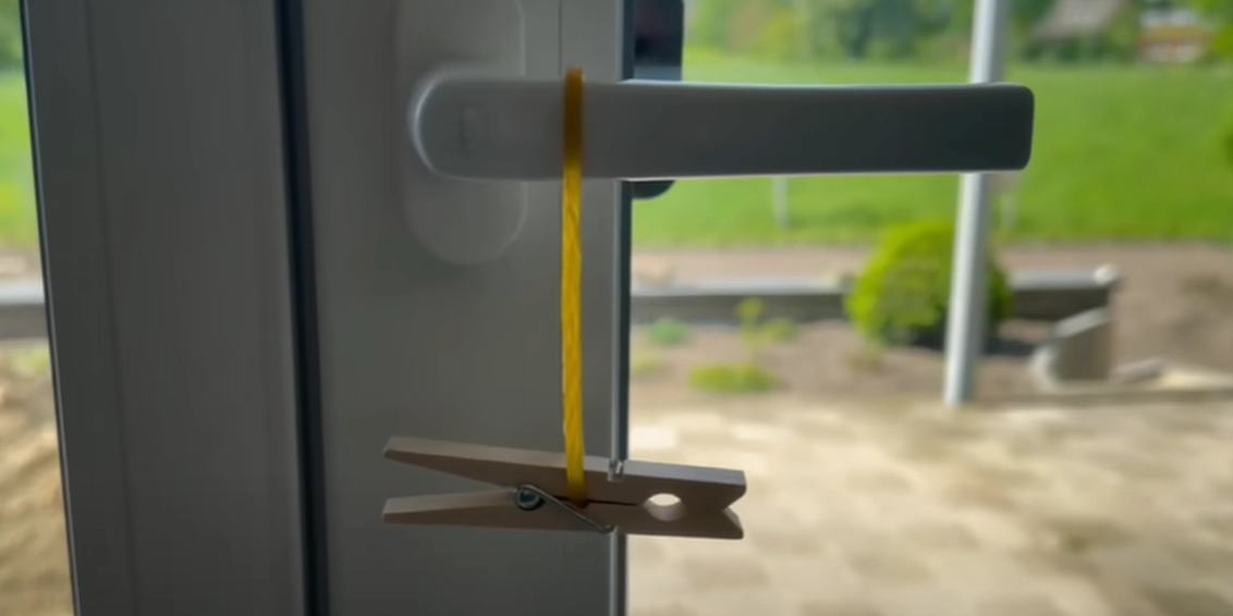 Smart trick: Derfor kan det være en god idé at sætte en tøjklemme på dørhåndtaget