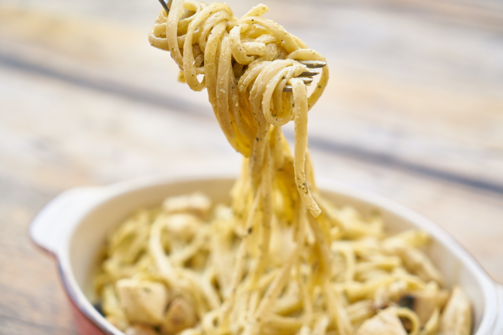 Jamie Olivers lynhurtige spaghetti carbonara: Den mest autentiske italienske smag på bare 15 minutter