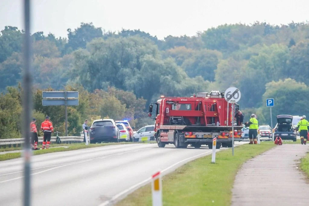 Politibil forulykker under udrykning: Person meldes dræbt